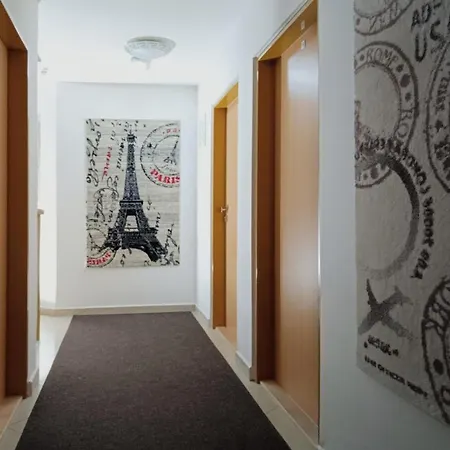 Homestay Airport Prague